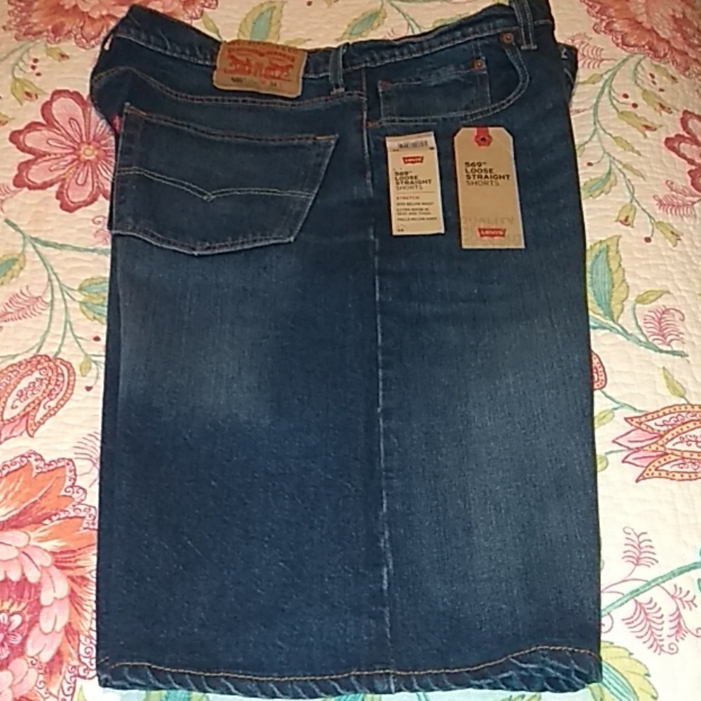 Levi's Shorts (NWT)